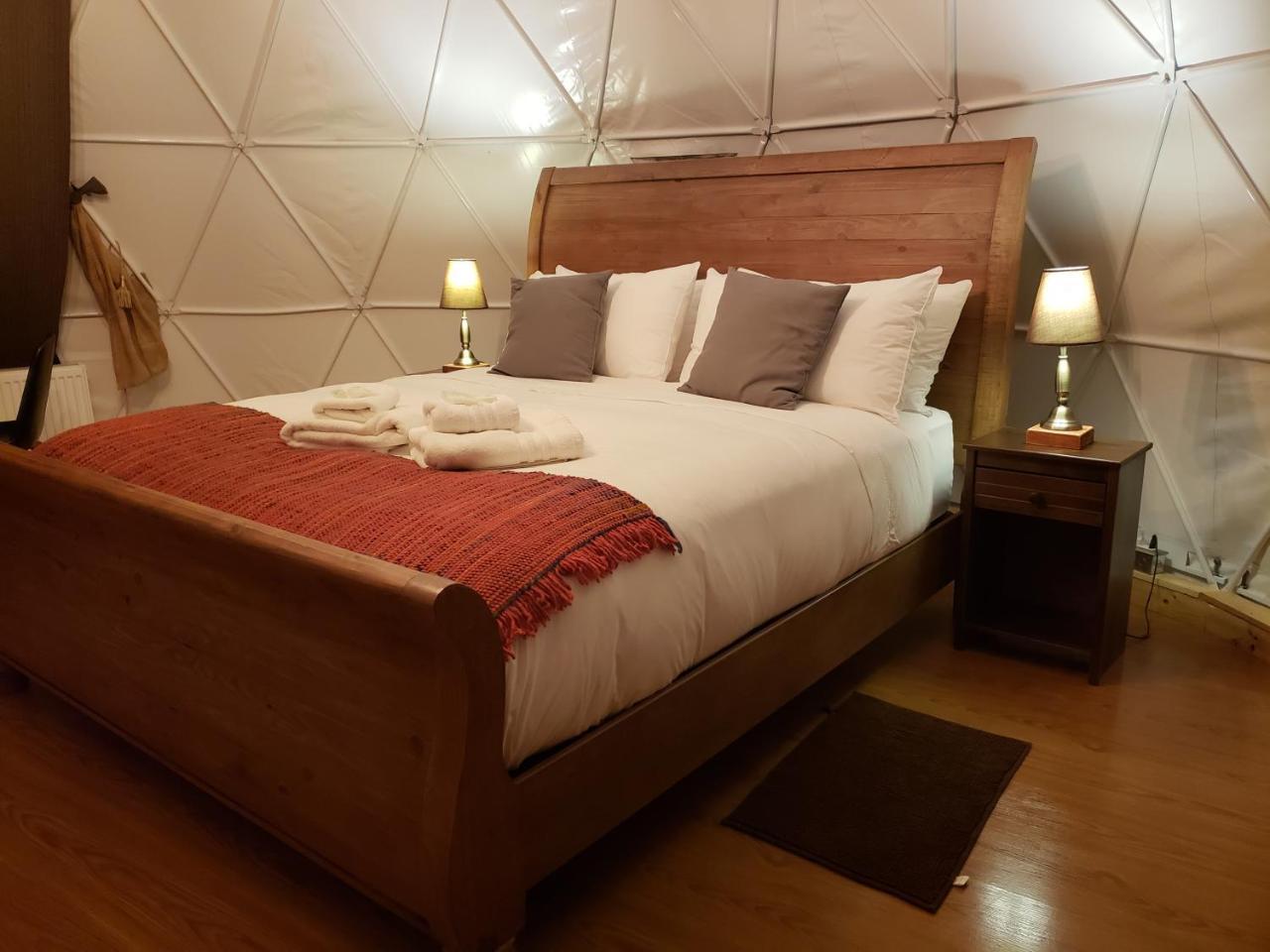 Garden Domes Villa ปวยร์โตนาตาเลส ภายนอก รูปภาพ