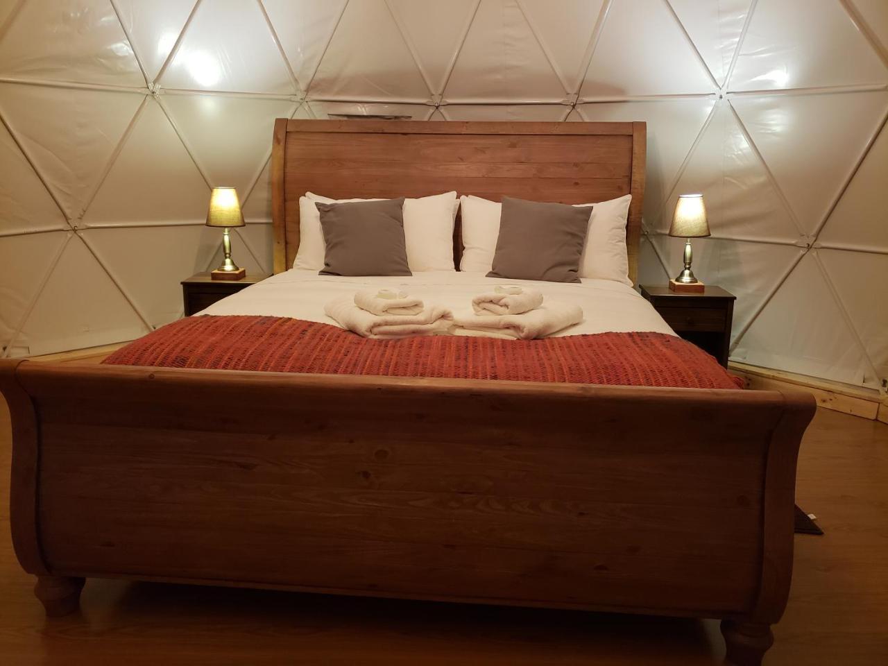 Garden Domes Villa ปวยร์โตนาตาเลส ภายนอก รูปภาพ